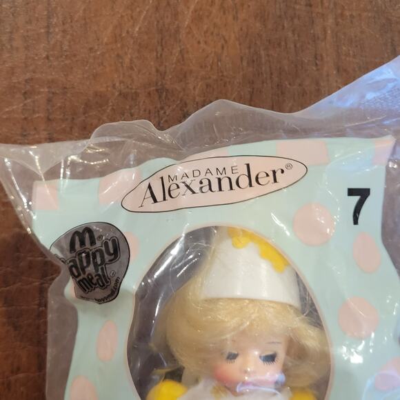 Madame Alexander Daisy Munchkin Doll #1 Wizard Of Oz Mcdonalds Happy Meal Toy - Picture 4 of 6